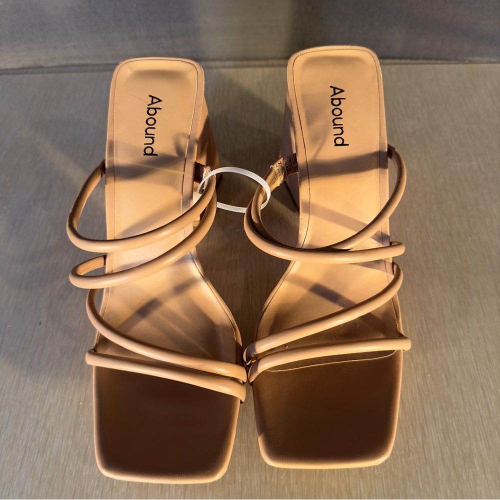Abound Strppy Sandal In Tan Mocha